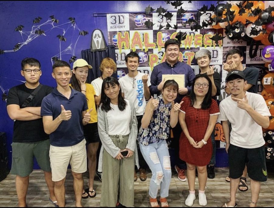 Jasmine 和 3D 语言学校来自各国的同学们